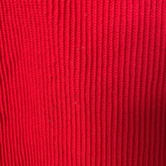 Babaton sculpting cropped cami - Picture 4 of 5